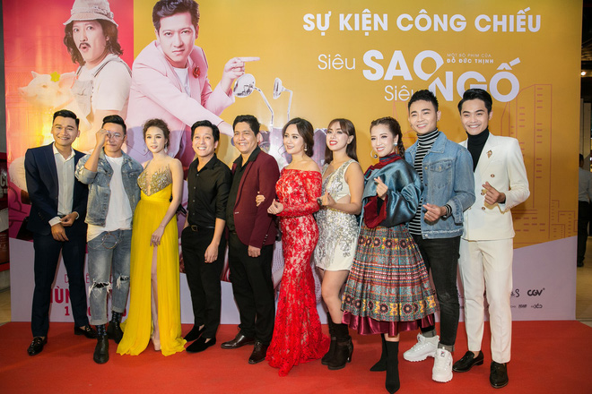 Trường Giang xuất hiện mệt mỏi, giữ khoảng cách với hot girl Sam